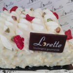 Nouvel entremets, amandes fruits rouges et chocolat blanc