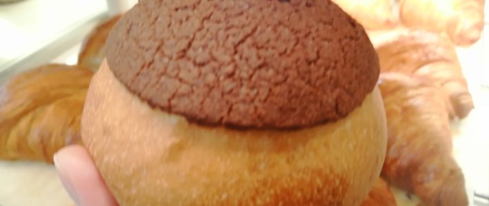 Brioche craquelin chocolat de Lorette, boulangerie artisanale à Paris