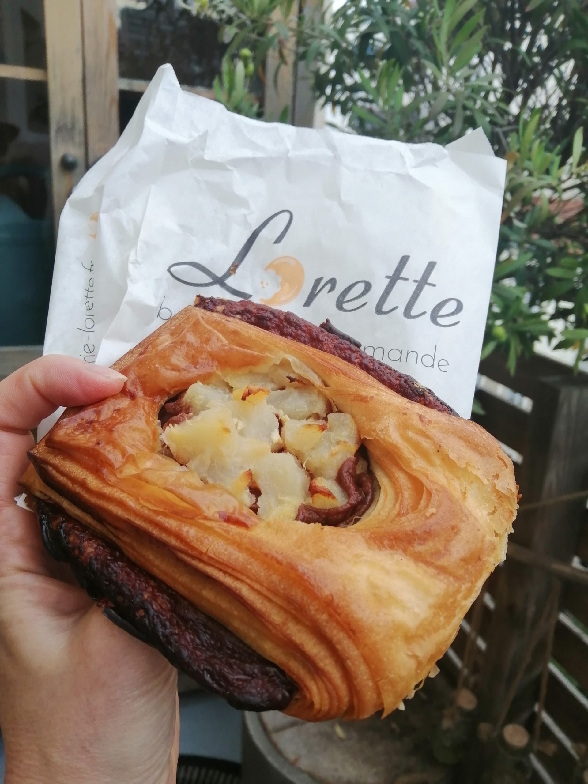Viennoiserie du mois feuilleté poire chocolat Lorette boulangerie